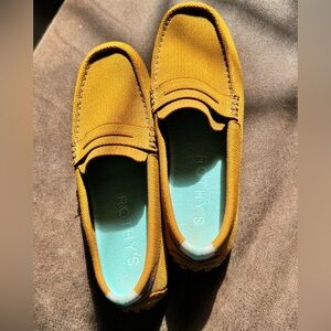 Women’s loafers color mustard size 8 rothy’s